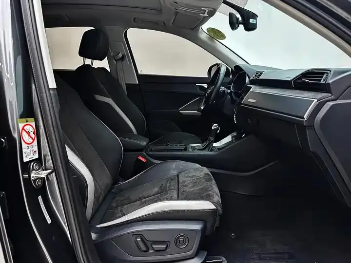 Audi Q3 2021 model 35 TFSI Fashion Dynamic Edition 16