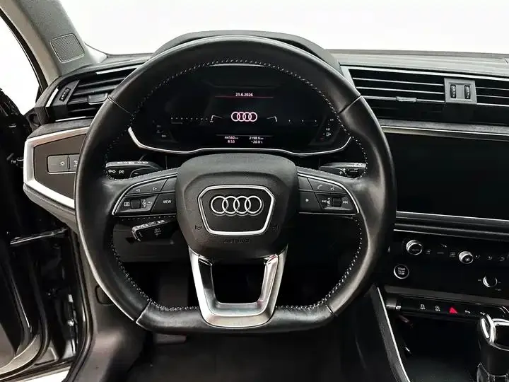 Audi Q3 2021 model 35 TFSI Fashion Dynamic Edition 19
