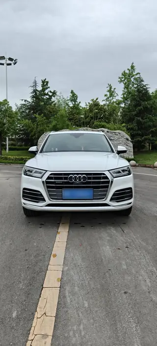 Audi Q5L 2020 model 45 TFSI Prestige Sport version 2