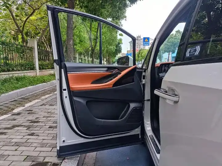 Trumpchi M8 2025 Model, Gan Kun Series Ultra First-Class Cabin 14