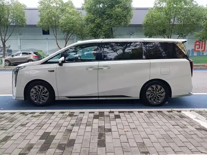 Trumpchi M8 2025 Model, Gan Kun Series Ultra First-Class Cabin 3