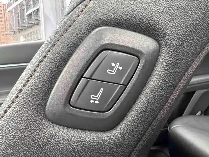 Camry 2021 2.5G Luxury Edition 24