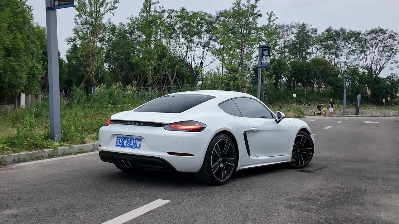 Porsche 718 (Imported) 2023 718 Kaman 2.0T Style Edition Automatic 3