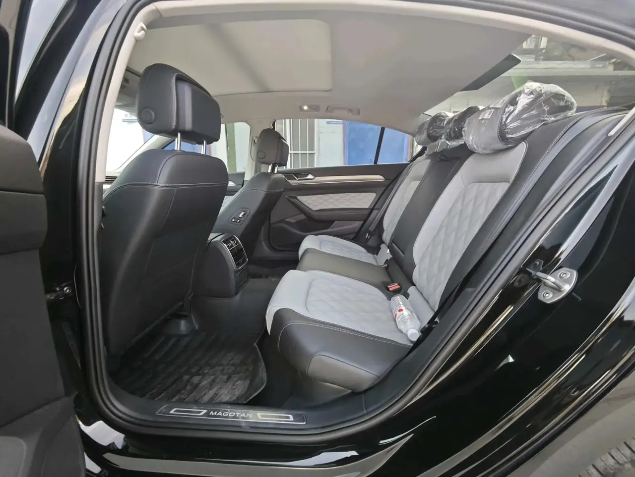 Volkswagen 2025 Magotan 2.0TSI 330TSI 2 million luxury automatic gear 4