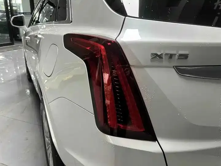 Cadillac XT5 2023 2.0T Two-Drive Fashion Model 4