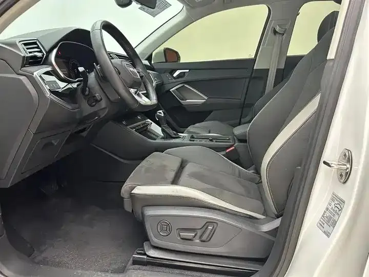 Audi Q3 2023 35 TFSI Fashion Dynamic (1.4T) 12