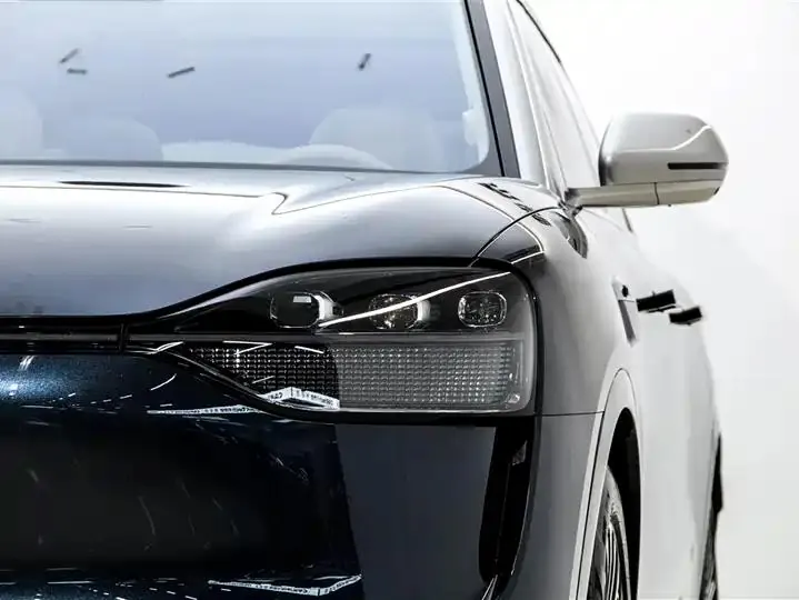 AITO M9 2025 extended-range Ultra 52kWh 6-seat version (192-line laser Radar) 9