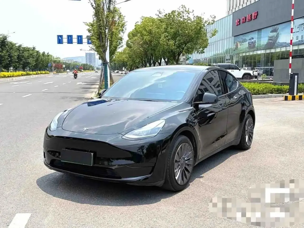 Model Y 2023 long-range all-wheel drive - View 1