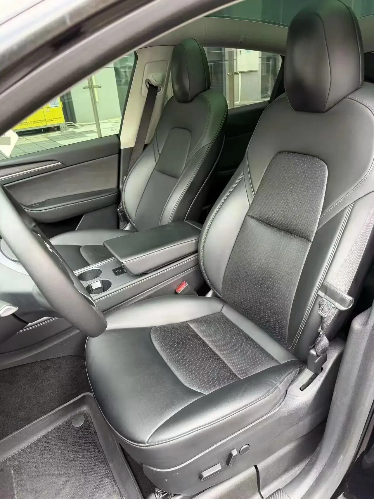 Model Y 2023 long-range all-wheel drive 3