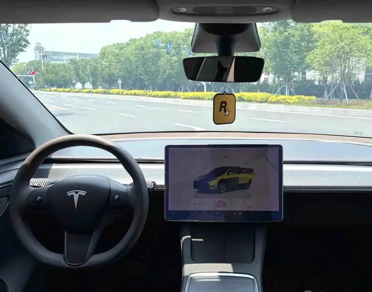 Model Y 2023 long-range all-wheel drive 5