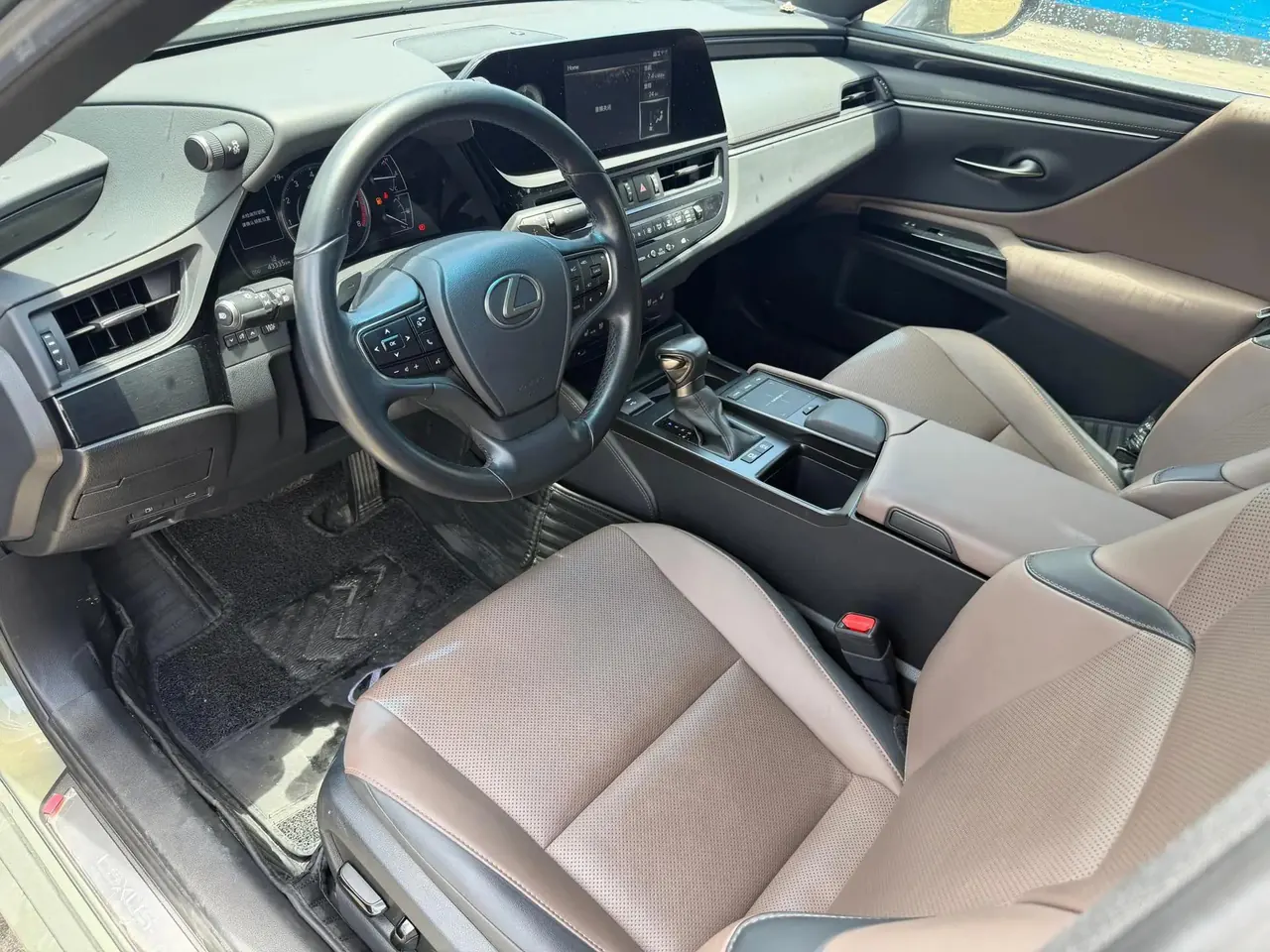 Lexus ES 2022 200 Executive Edition 4