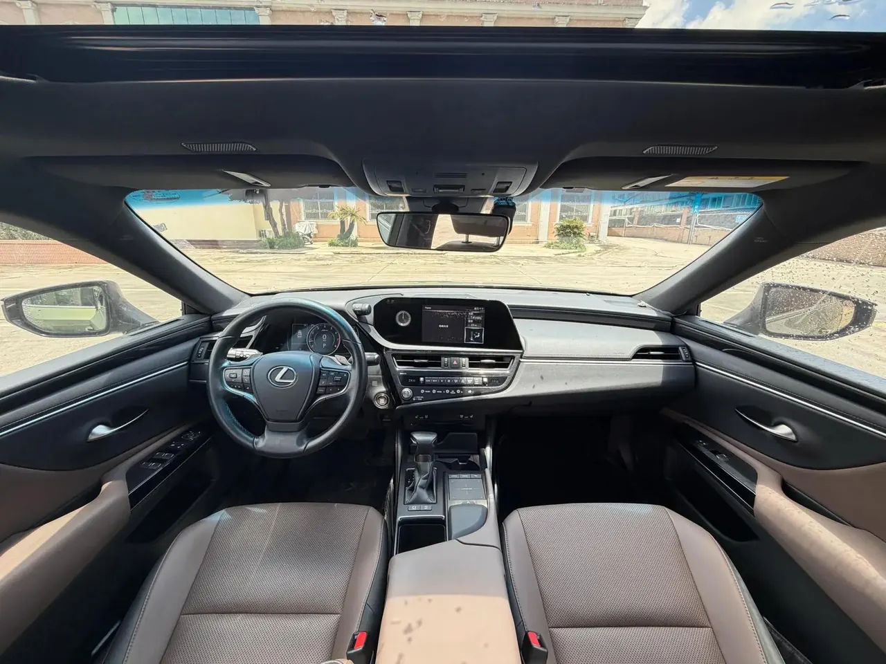 Lexus ES 2022 200 Executive Edition 6