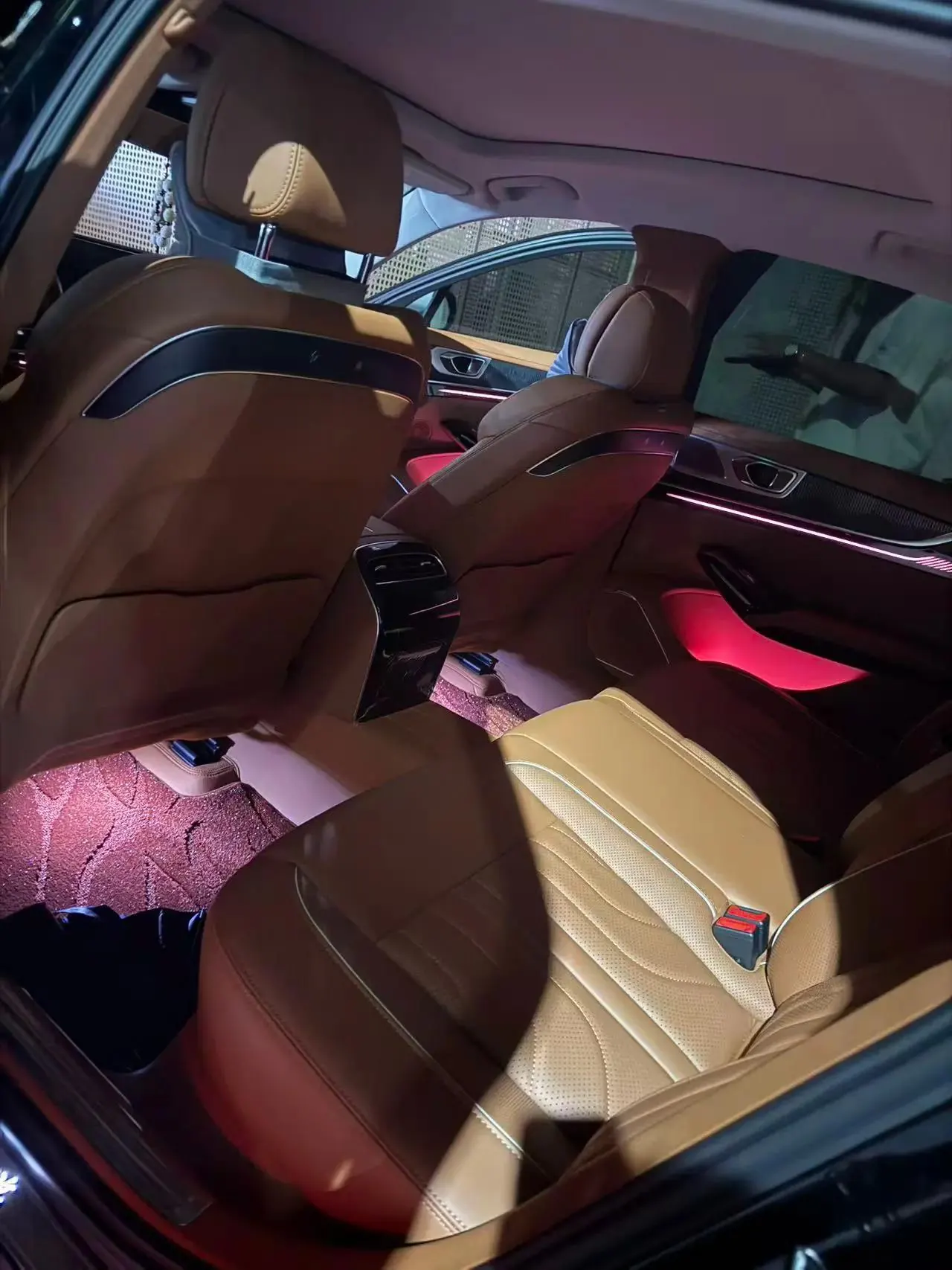 HongQi 2025 H9 48V 2.0T Two-Drive Flag Enjoy Deluxe Business Edition 5-seat Automatic Gear 5