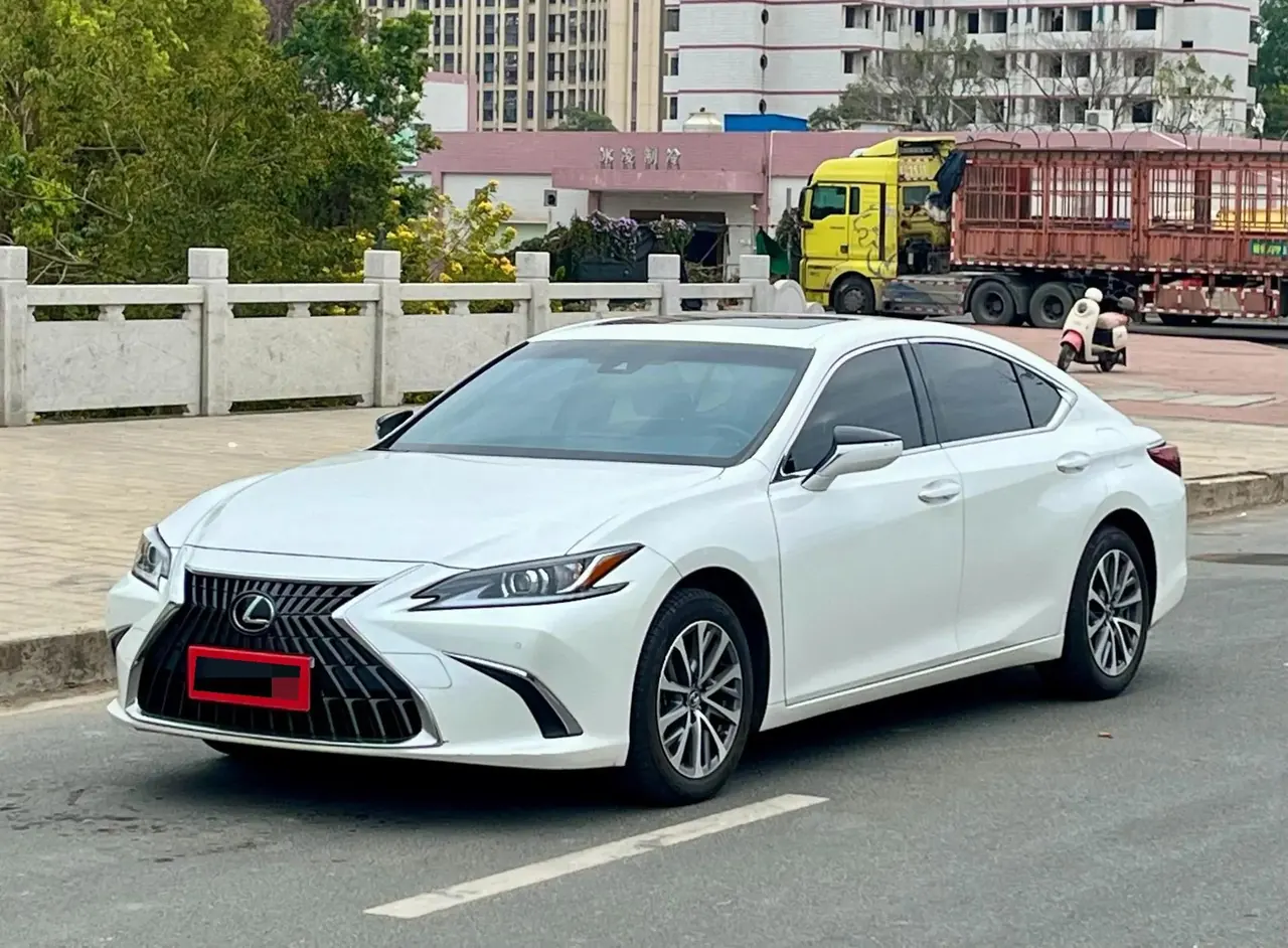 Lexus ES 2021 200 Excellence Edition - View 1