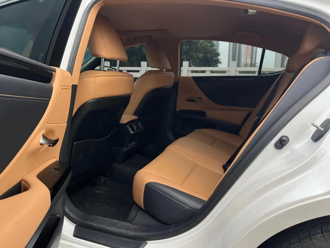 Lexus ES 2021 200 Excellence Edition 5