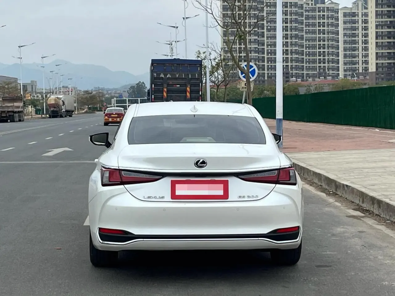 Lexus ES 2021 200 Excellence Edition 8
