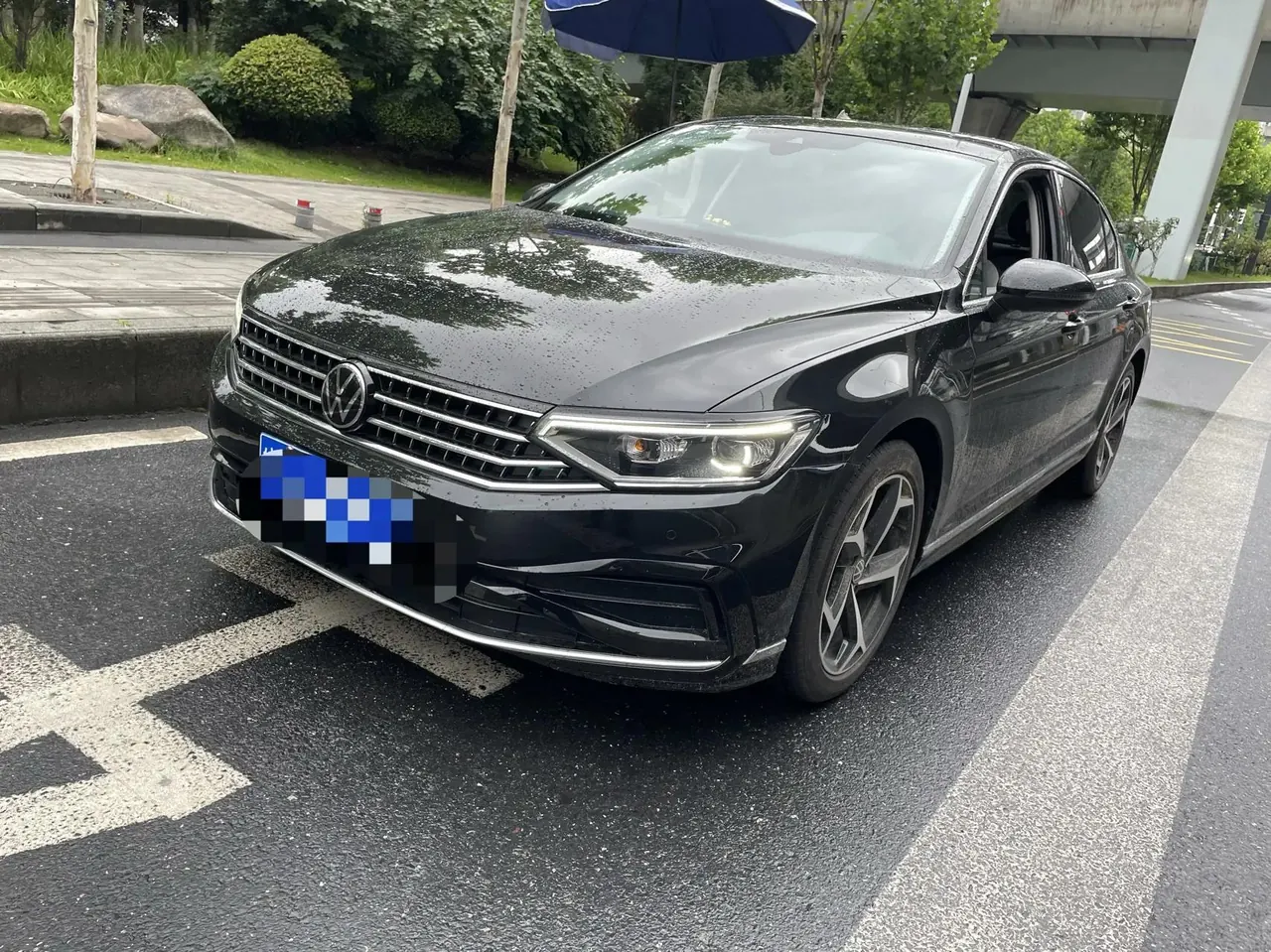 Volkswagen 2026 Magotan 2.0TSI 380TSI 30 Million Vehicles Selected Luxury Automatic - View 1