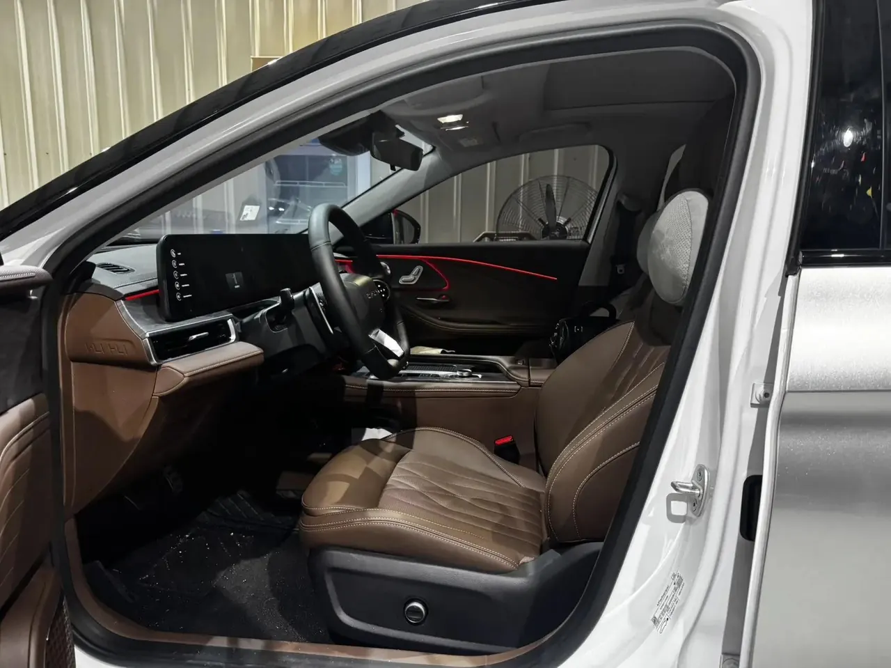 Chery 2025 Erez 8 2.0T Royal Automatic 4