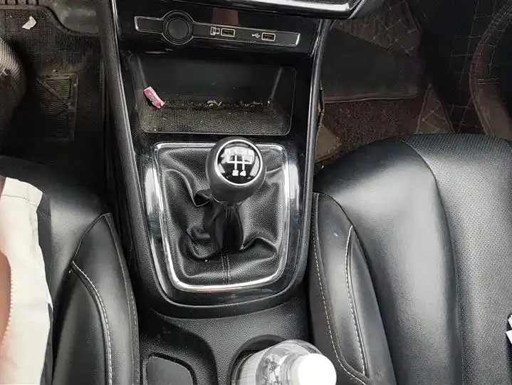 Roewe i5 2020 1.5L Manual 4G Interconnected Linghao Edition 16