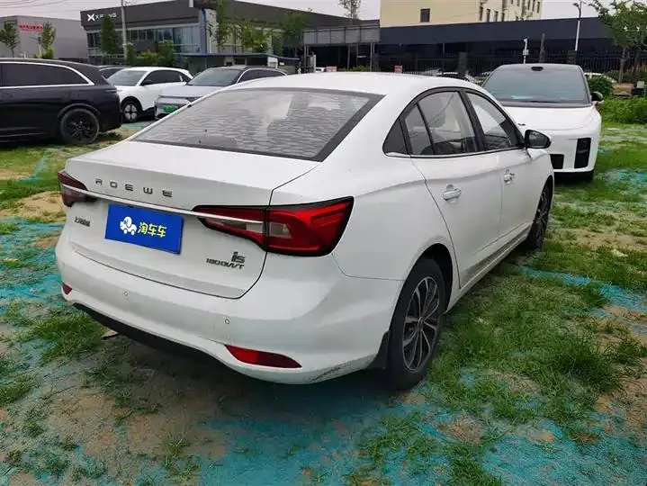 Roewe i5 2020 1.5L Manual 4G Interconnected Linghao Edition 3