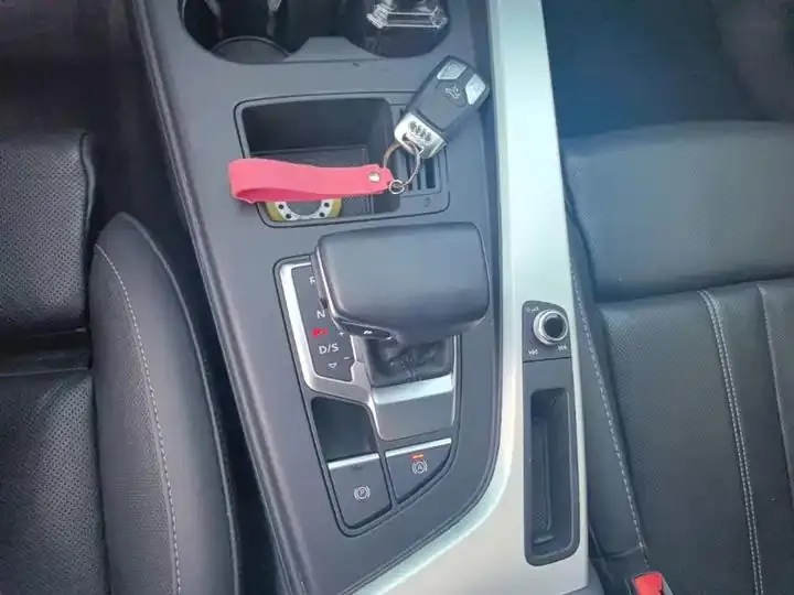Audi A4L 2022 model 40 TFSI Sporty Style version 14