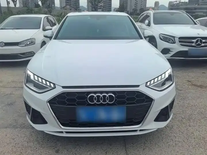Audi A4L 2022 model 40 TFSI Sporty Style version 3