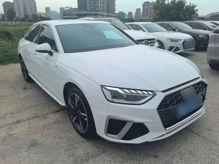 Audi A4L 2022 model 40 TFSI Sporty Style version 4