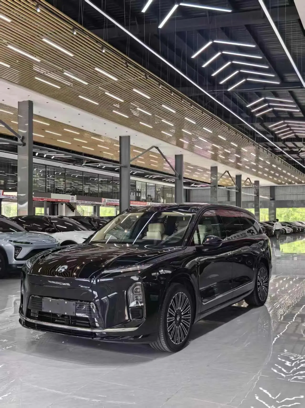 NIO 2026 ES8 6‑Seater Executive Luxury Edition Automatic Transmission - View 1