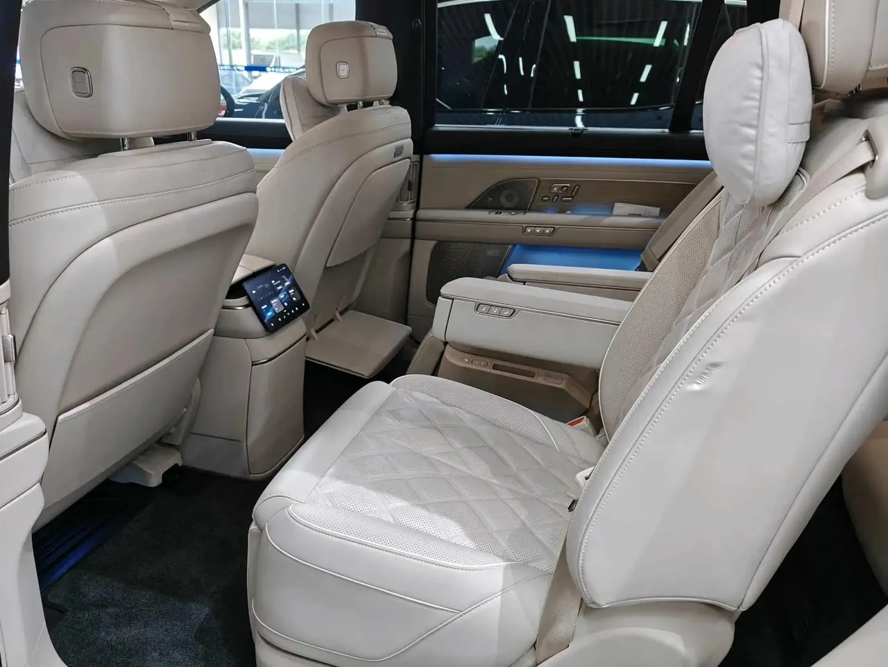 NIO 2026 ES8 6‑Seater Executive Luxury Edition Automatic Transmission 12