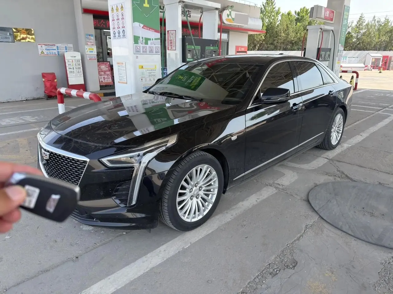 Open image lightbox: Cadillac CT6 2020 28T Elite