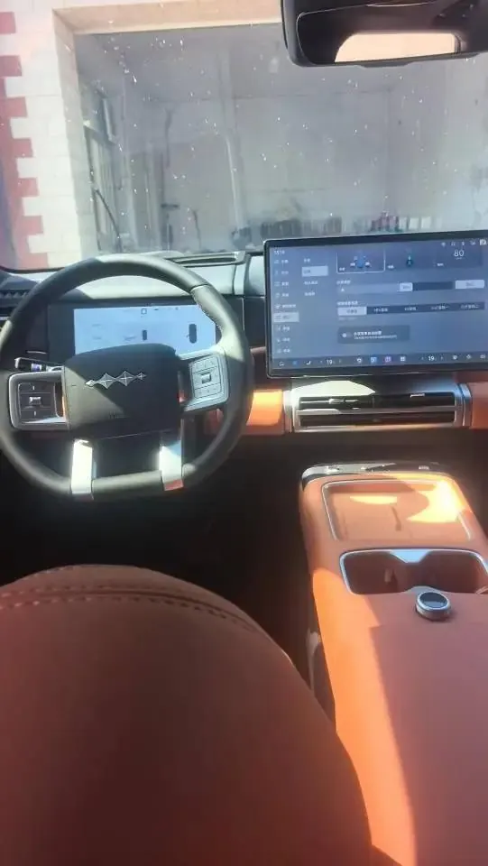 FangChengBao 2025 Titanium 7 1.5T Stepless 200KM Two-Drive Max Edition Automatic Gear 4