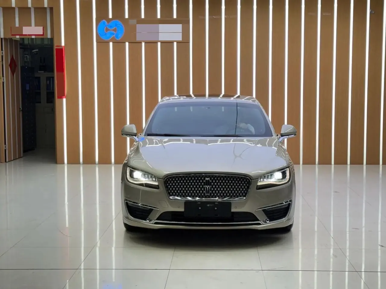 Lincoln MKZ 2019 2.0T Premium Edition National V 2