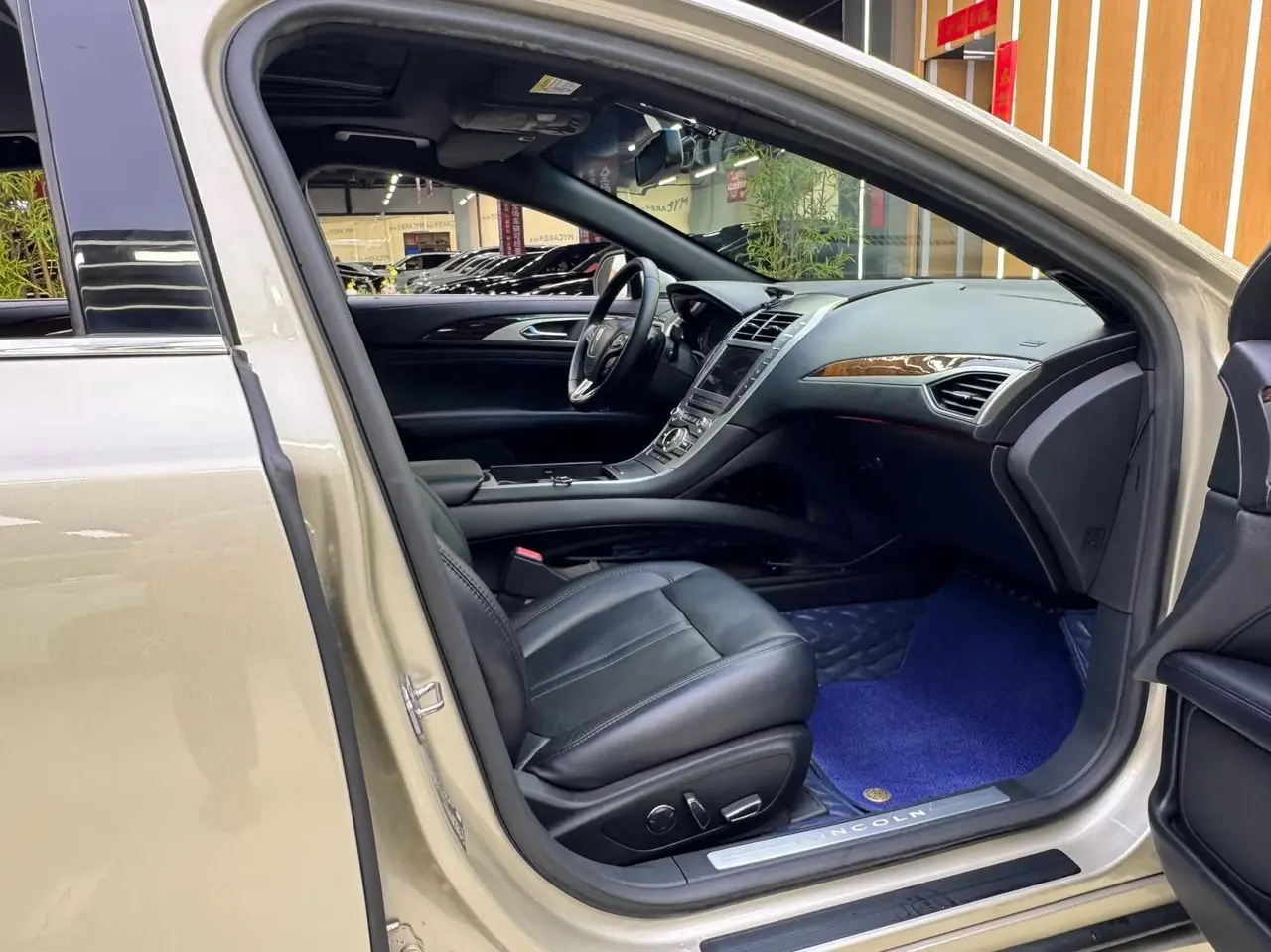 Lincoln MKZ 2019 2.0T Premium Edition National V 3