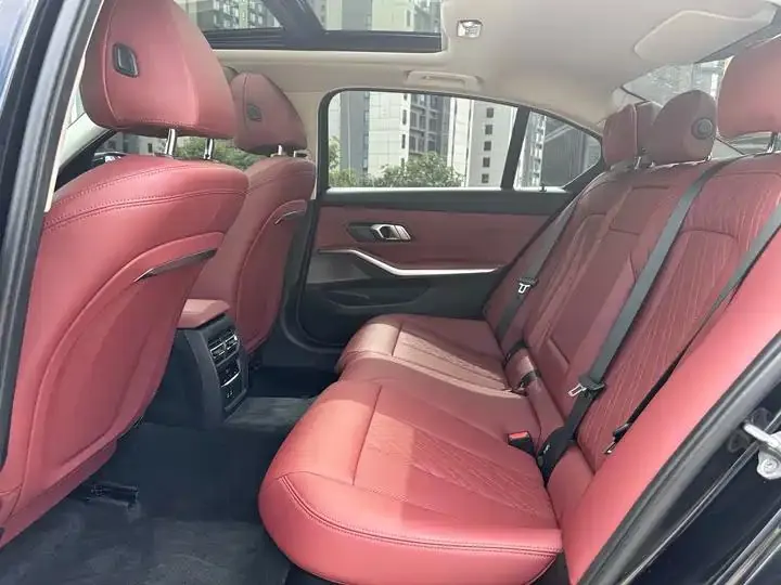 BMW 3 Series 2023 model 320Li M Sport Package 11