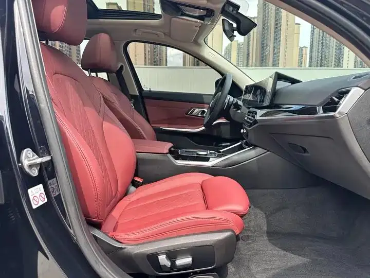BMW 3 Series 2023 model 320Li M Sport Package 18