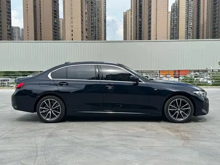 BMW 3 Series 2023 model 320Li M Sport Package 8