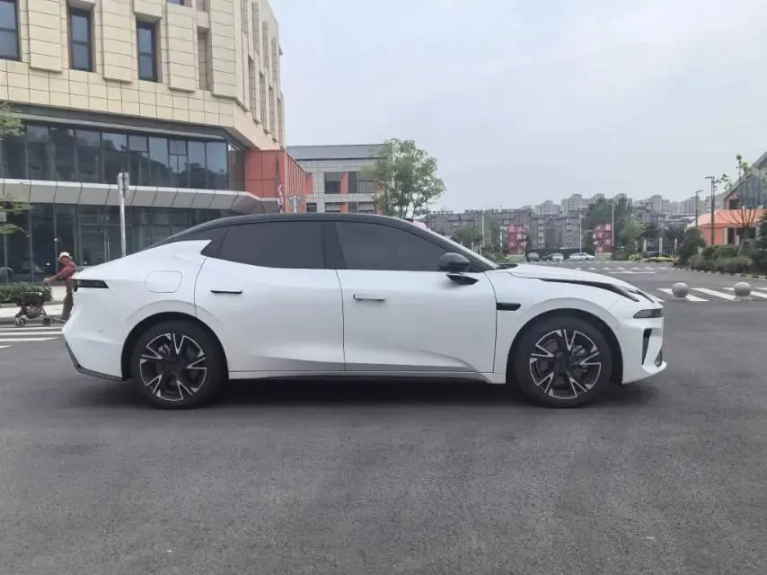 LYNK&amp;CO 2026 LYNK&amp;CO 07 EM-P 1.5T 126 Long-Range Ultra Automatic 4