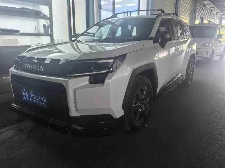 Открыть галерею: Toyota 2026 RAV4 2.0 CVT Four-Wheel Drive Luxury Automatic