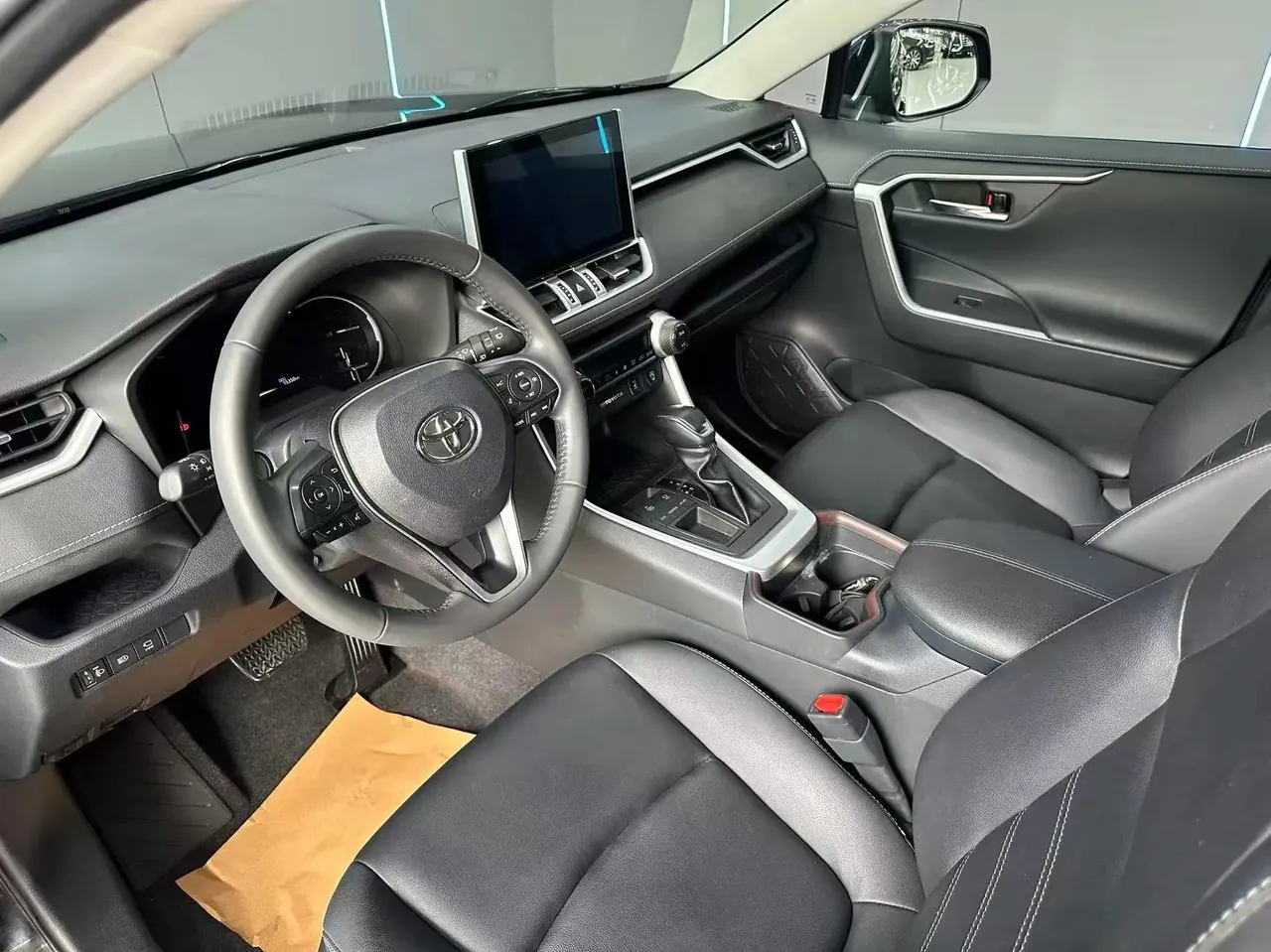 RAV4 Rongfeng 2022 2.0L CVT Two-Drive Fashion Plus Edition 2