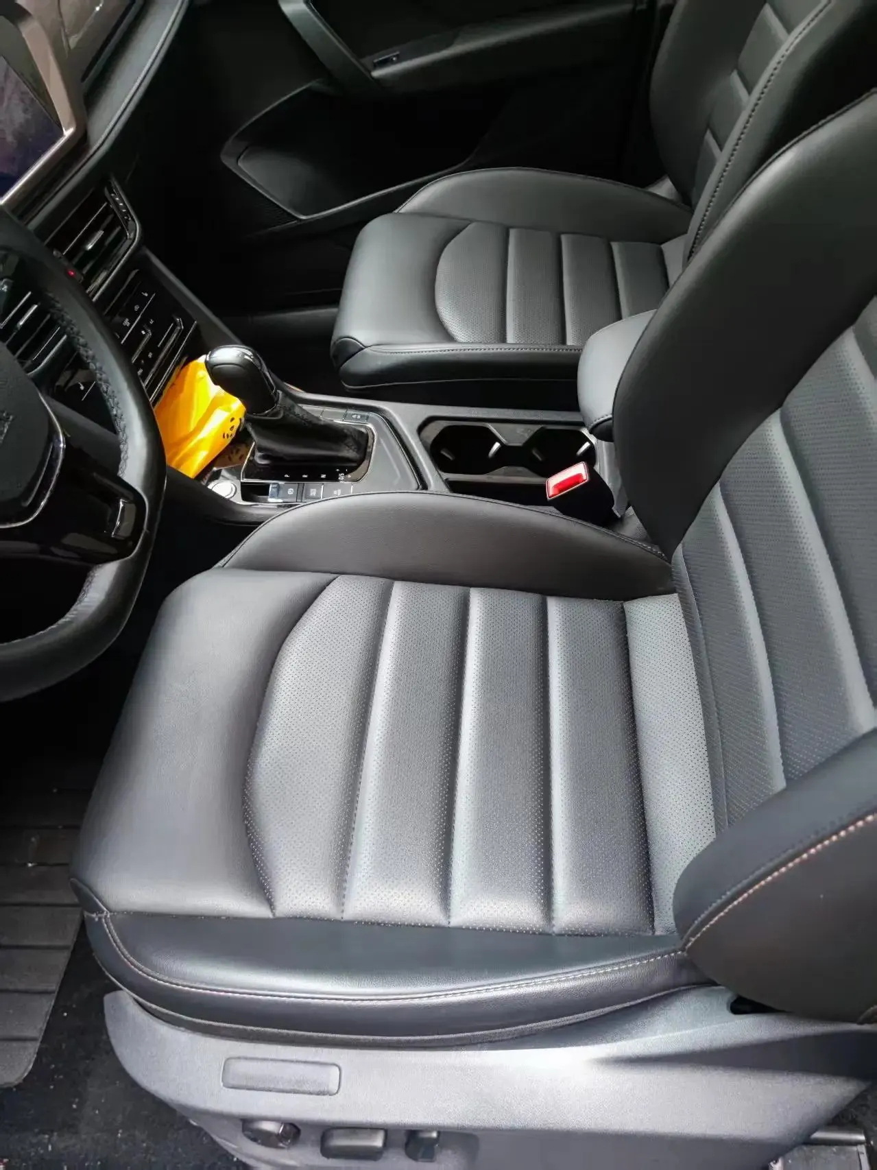 Tougu 2022 280TSI Two-Wheel-Drive Luxury Edition 2