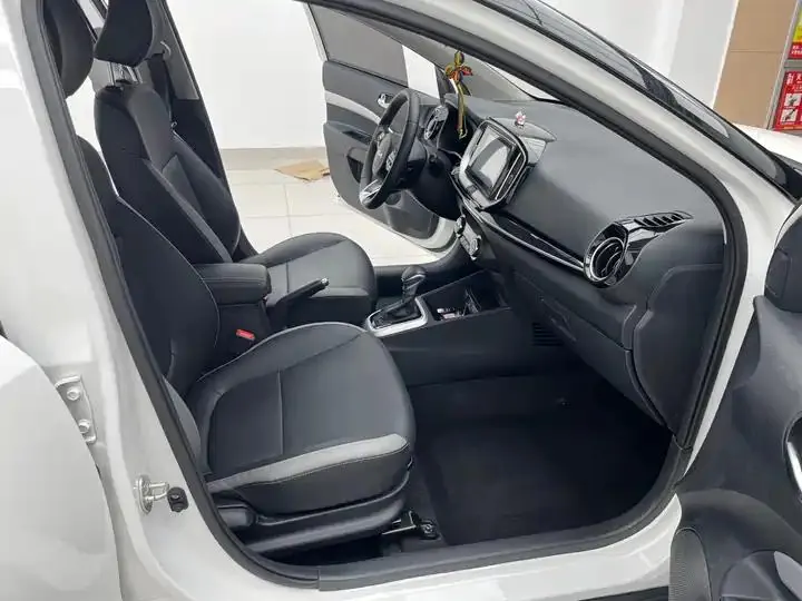 Yi run 2021 1.4L CVT fun skylight 11