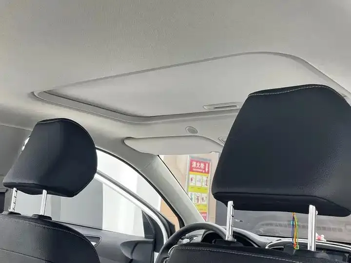 Yi run 2021 1.4L CVT fun skylight 13