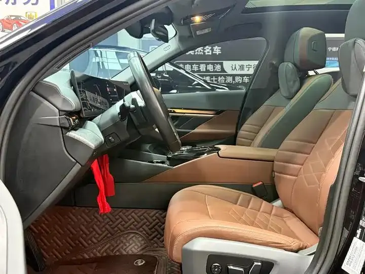 BMW 5 Series 2024 530Li Exclusive M Sports Suit 4