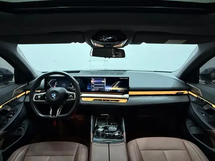 BMW 5 Series 2024 530Li Exclusive M Sports Suit 5