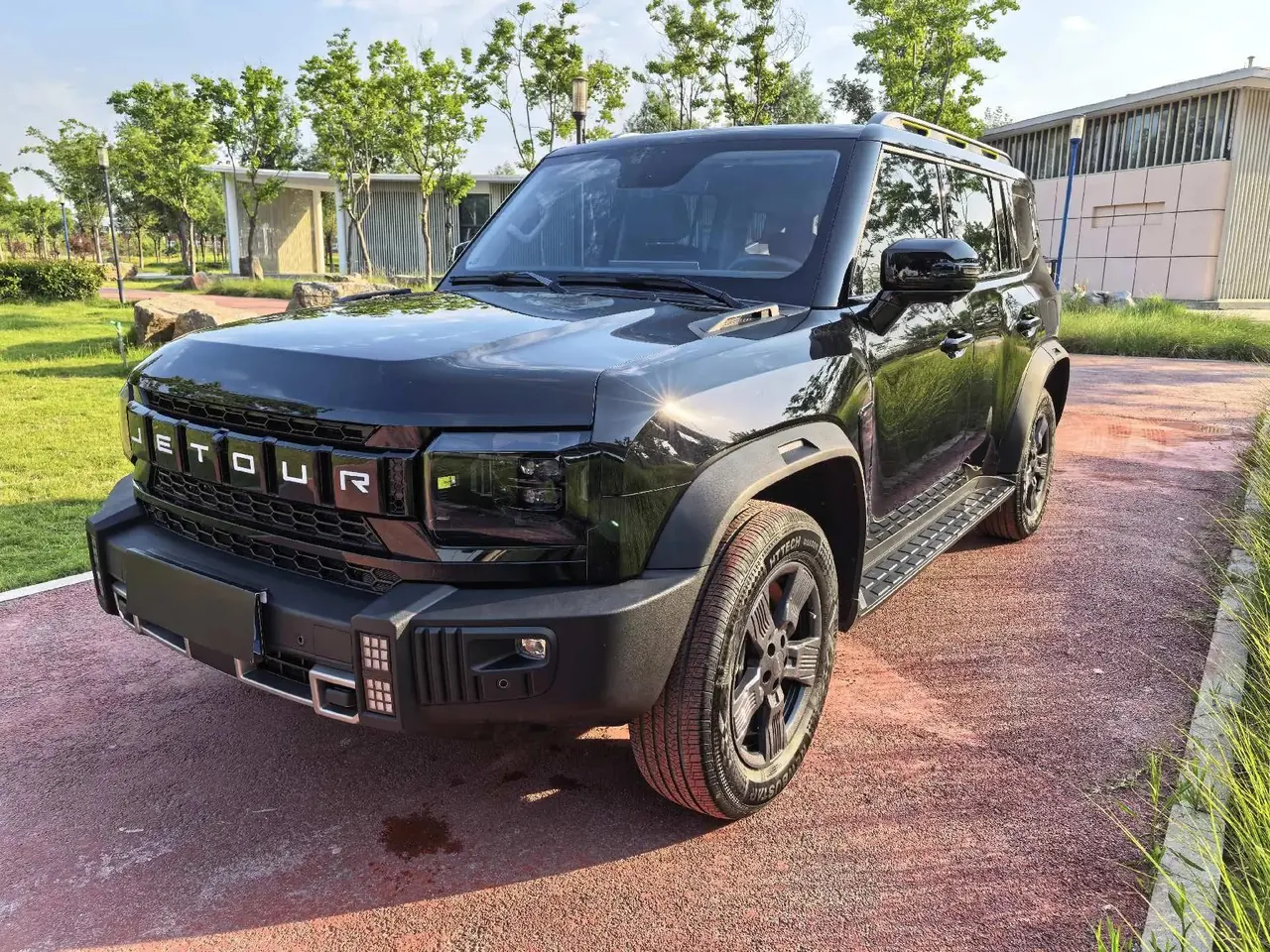 Jetour Traveler 2023 1.5T Two-Wheel Drive Discovery PRO - View 1