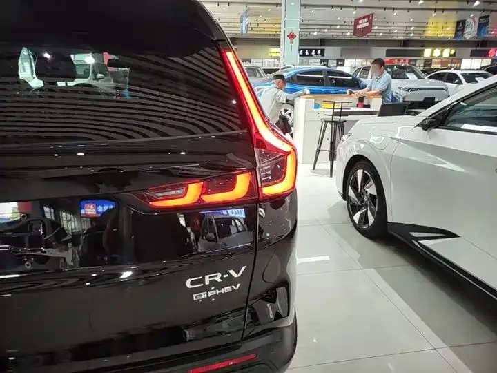 Honda CR-V New Energy 2023 2.0L e:PHEV Leading Edition 8