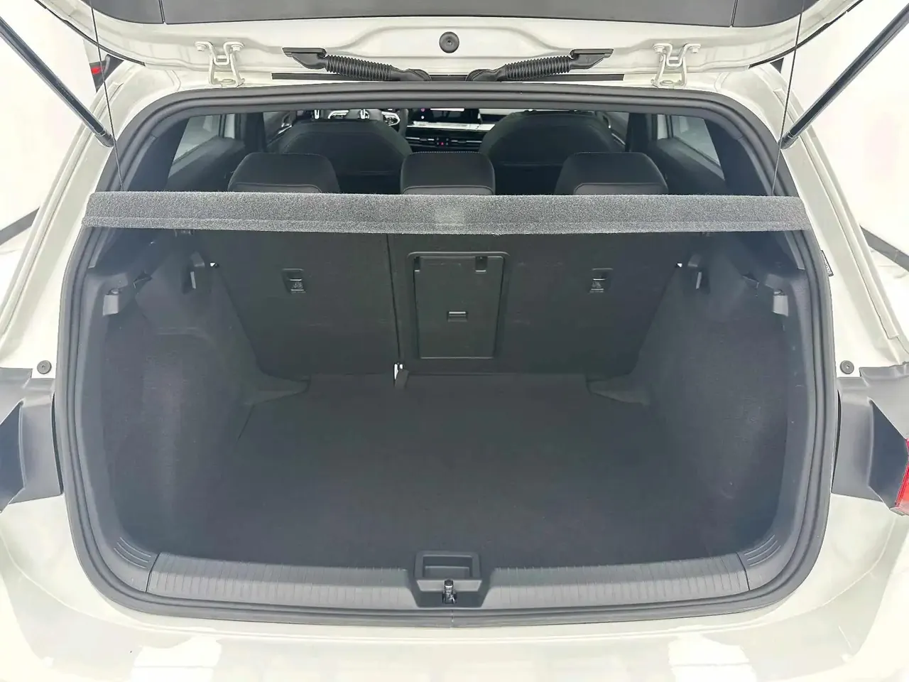 Volkswagen 2023 Golf 8 R-Line 1.4TSI 280TSI Lite Automatic 16