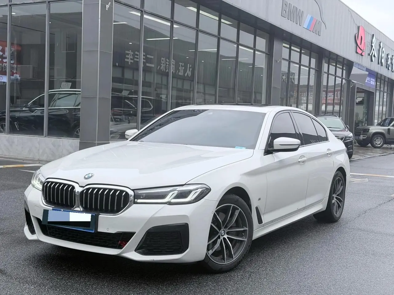 Open image lightbox: BMW 5 Series (Imported) 2022 525i M Sports Suit