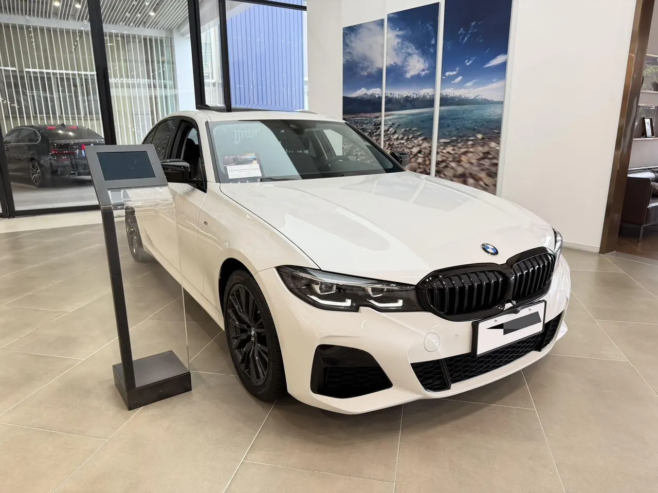 BMW 3 Series 2022 Changed 325i M Sports Night Suit 3