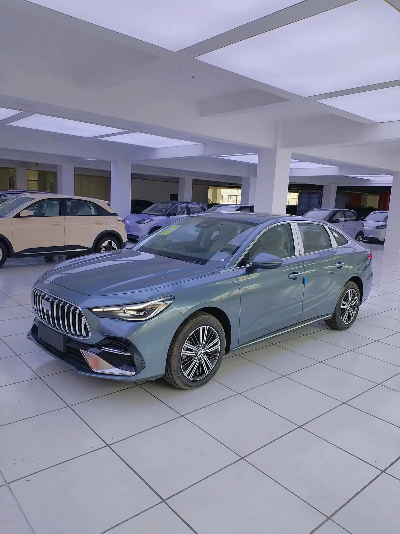 Geely Galaxy 2025 xingyao 6 EM-i 1.5 125km exploration version automatic gear - View 1
